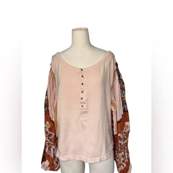 Free People REVOLVE Light Magic Henley Cropped Top in light Pink in Medium - Picture 2 of 6